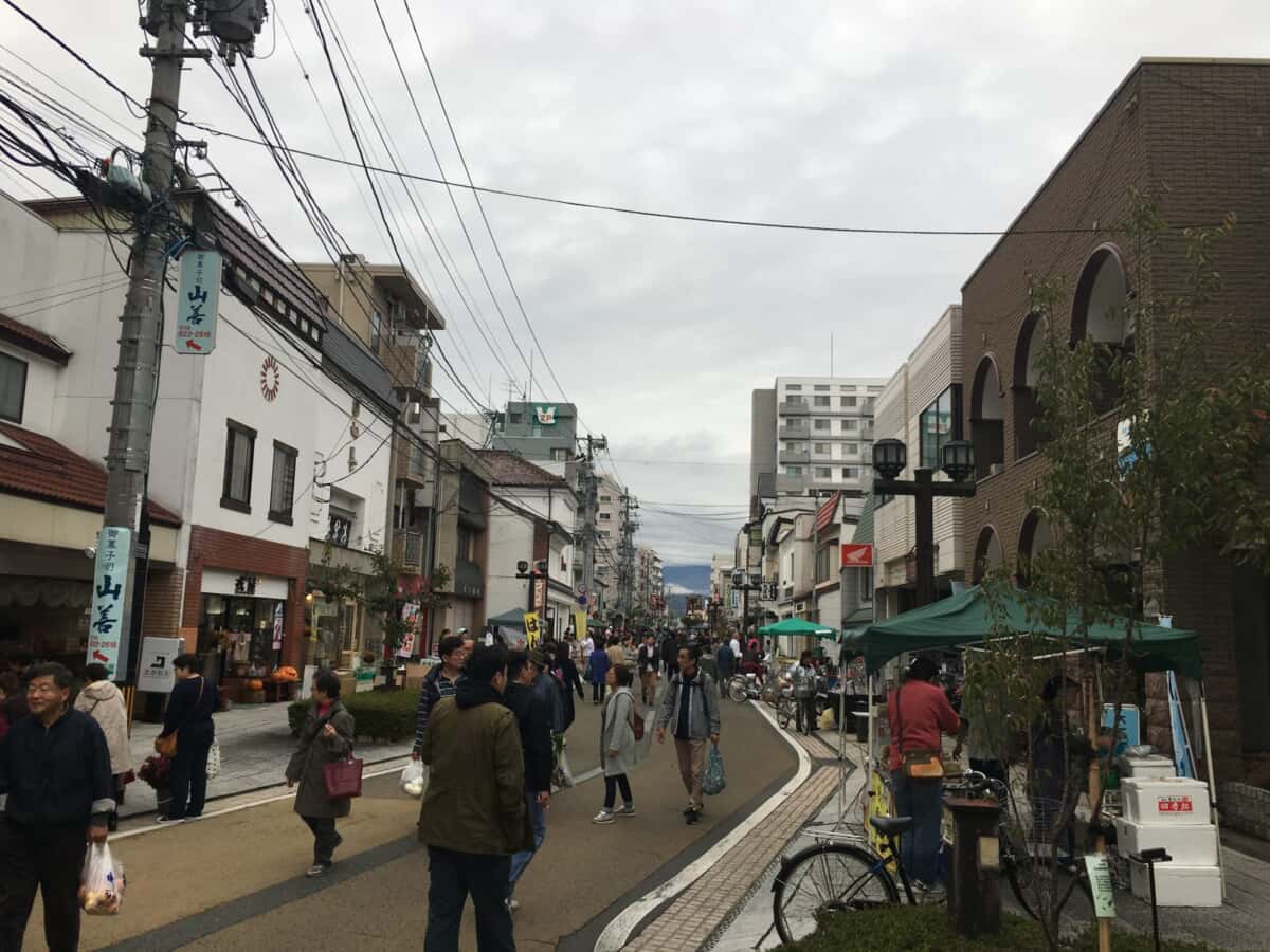 いーとはーぶ よ市