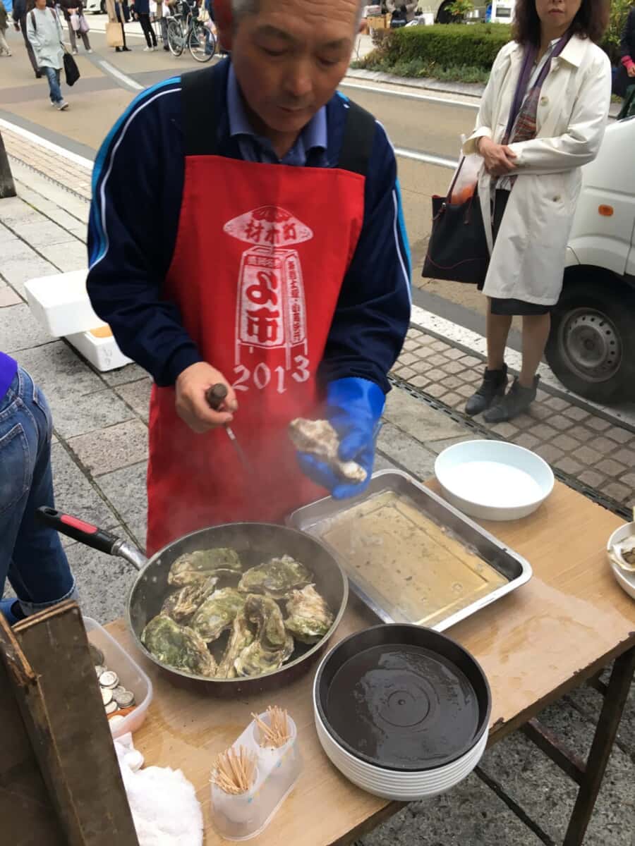 いーとはーぶ よ市