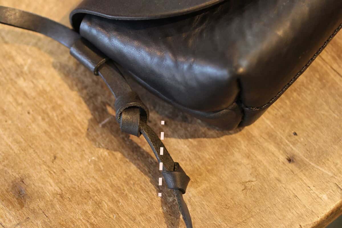 ボタンミニショルダー ショルダー長さの調整
