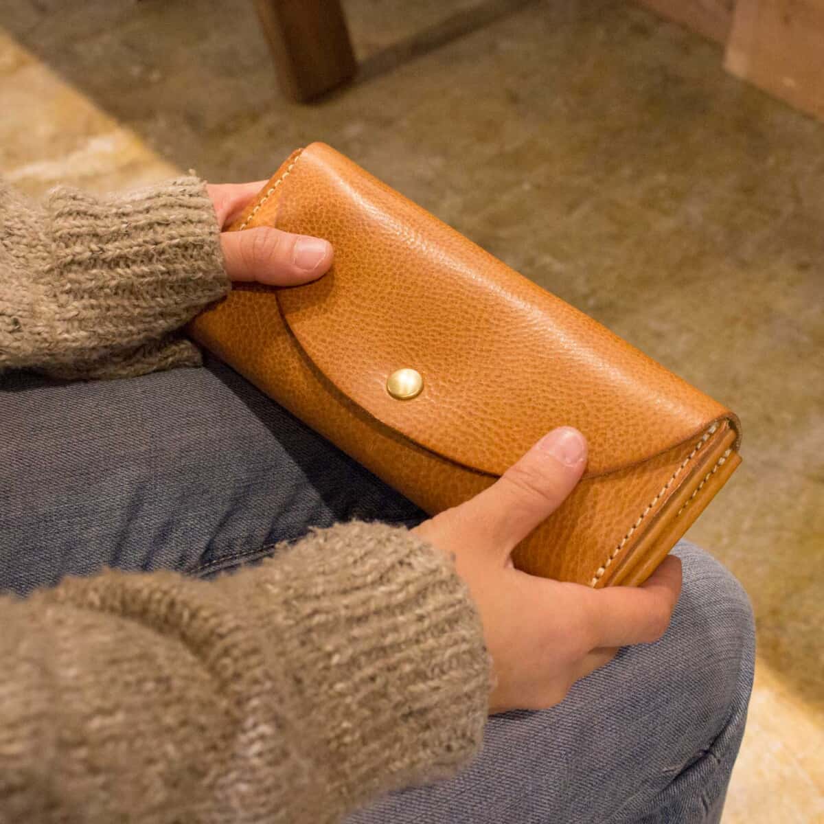 フラップ長財布 ナチュラル