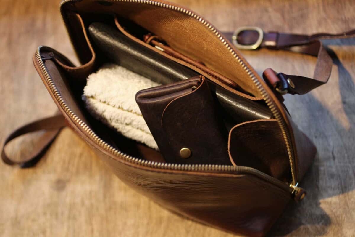 ラウンドファスナーショルダー 荷物が落ちない作り
