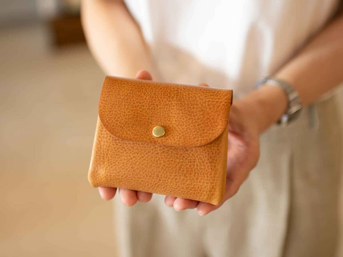 カシメミドル財布